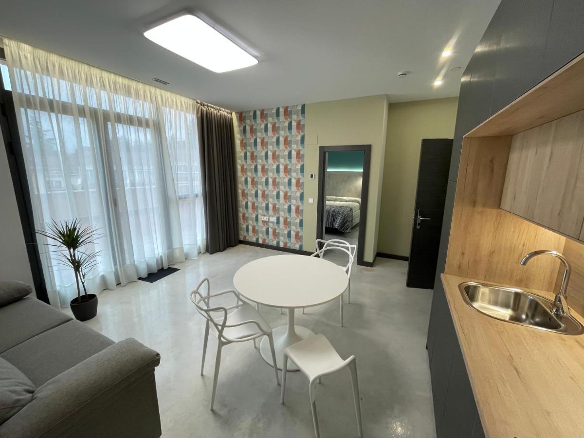 Aljama Burgos Aparthotel Buitenkant foto