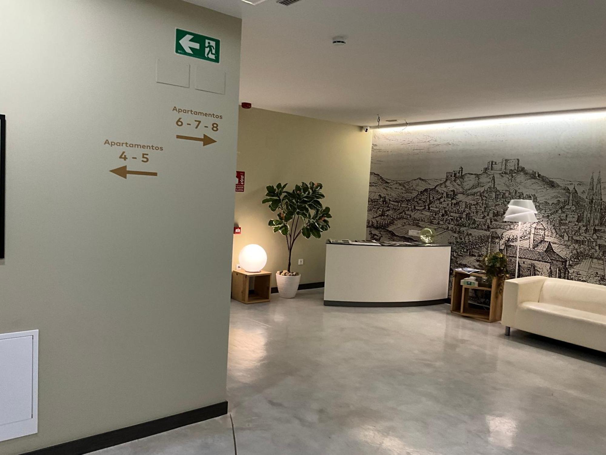 Aljama Burgos Aparthotel Buitenkant foto